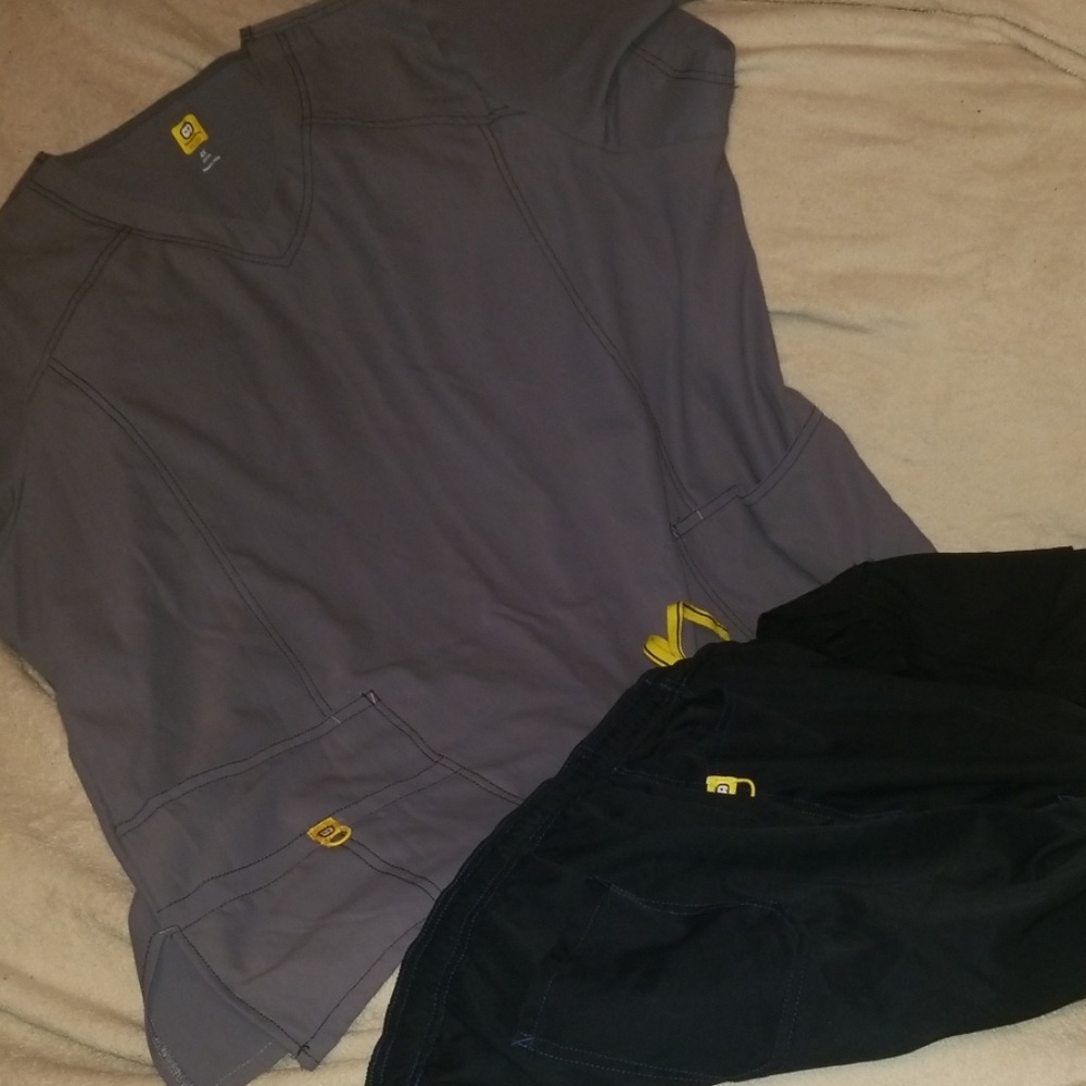 Wonder Wink Plus Scrub Set